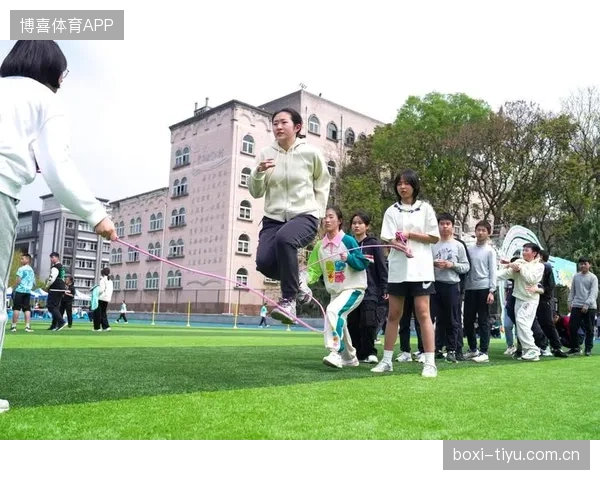 花式跳绳进入校园课间活动，学生体能显著好转